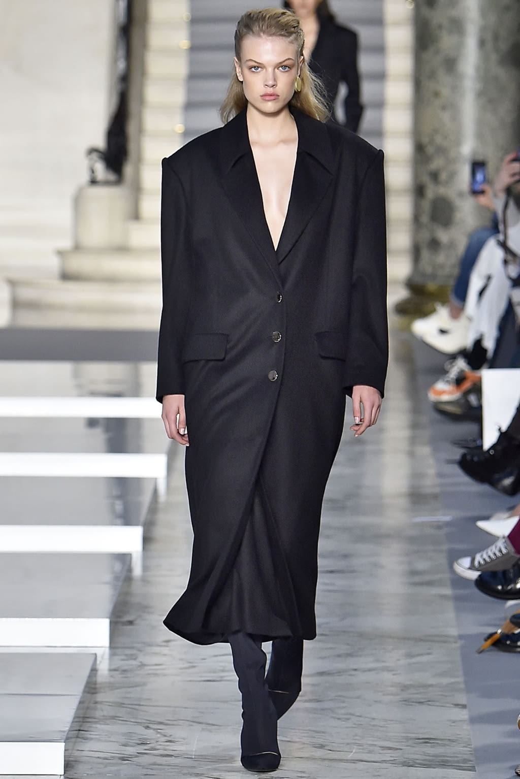 Fashion Week Paris Fall/Winter 2019 look 29 from the Kristina Fidelskaya collection 女装