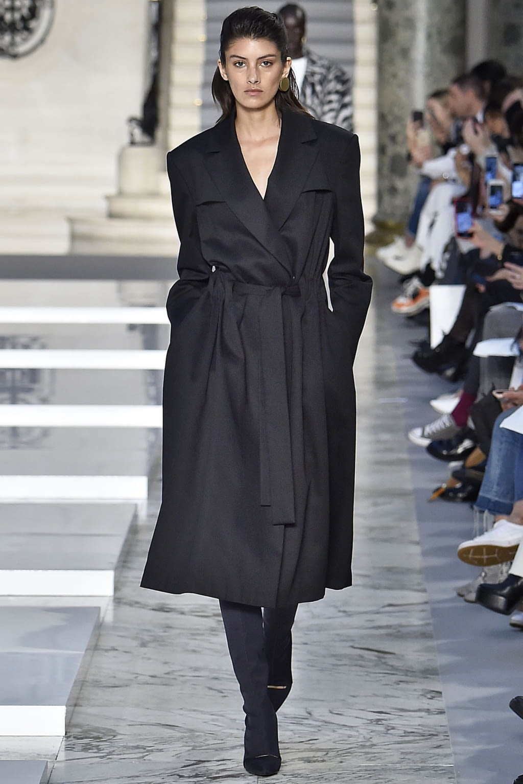 Fashion Week Paris Fall/Winter 2019 look 30 from the Kristina Fidelskaya collection 女装