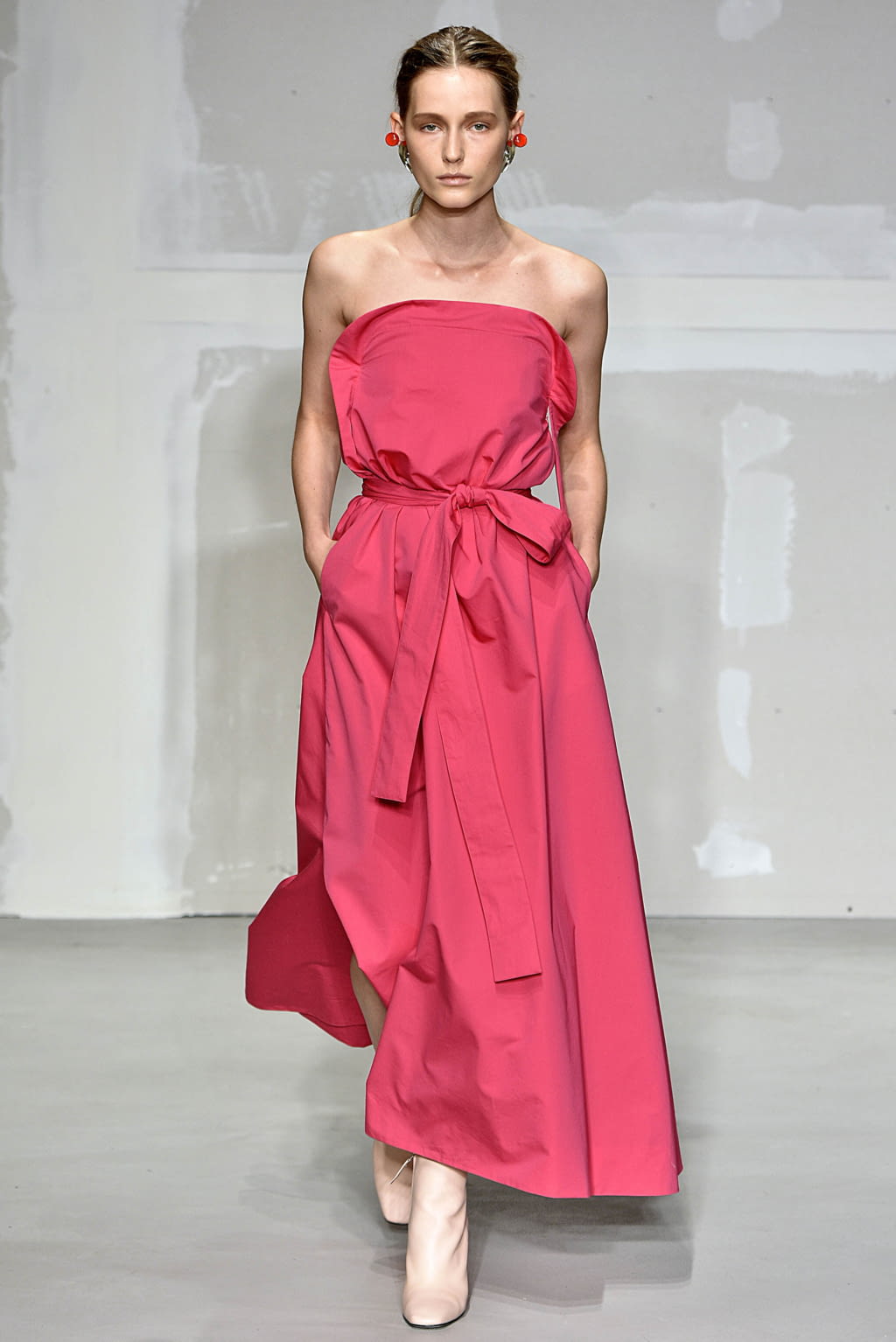 Fashion Week Milan Spring/Summer 2018 look 15 from the Krizia collection womenswear
