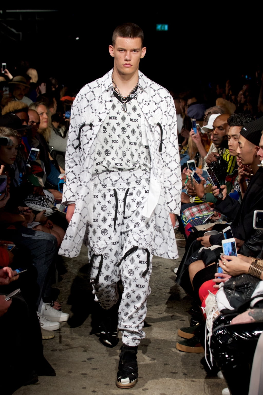 Fashion Week London Spring/Summer 2017 look 1 from the KTZ collection menswear