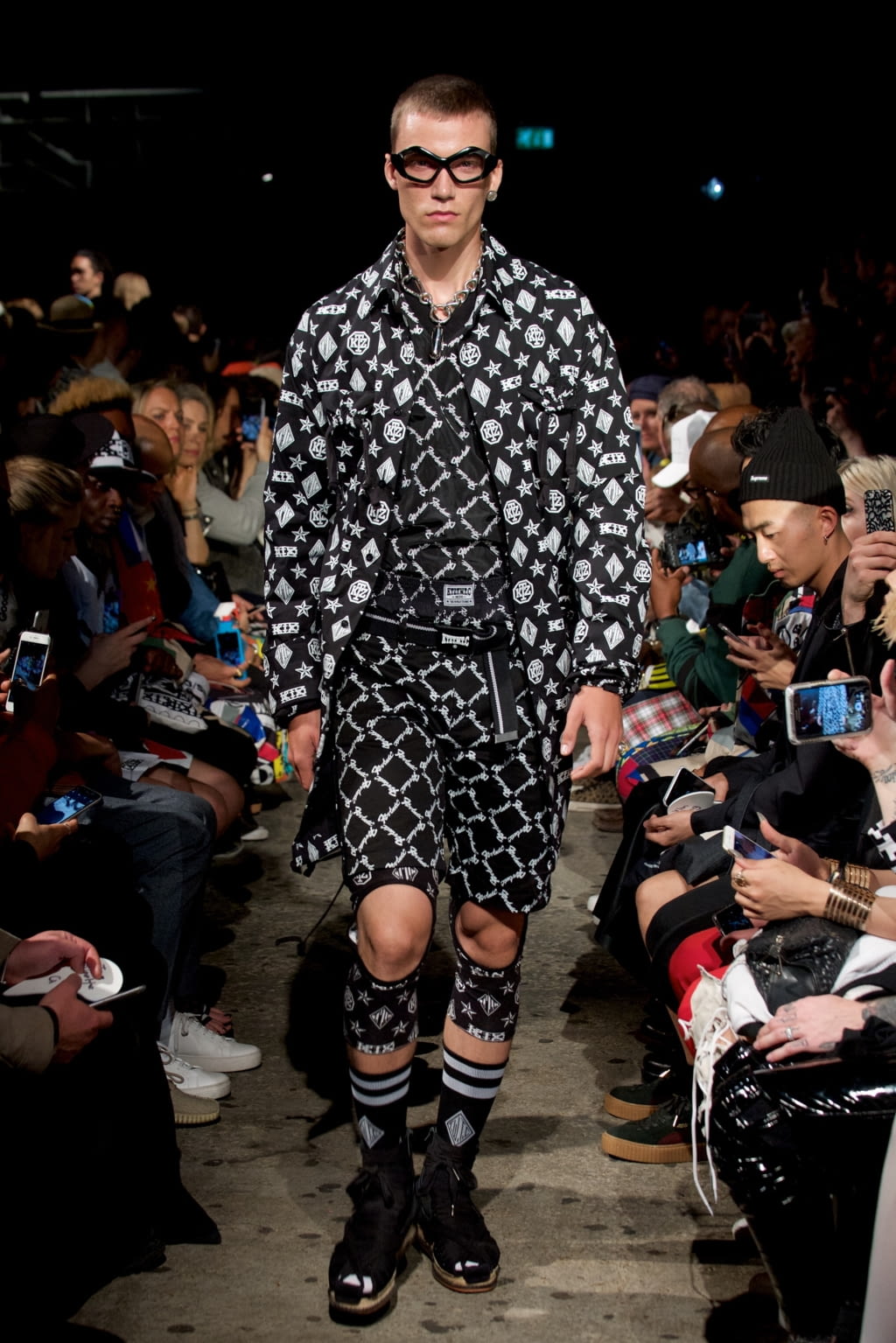 Fashion Week London Spring/Summer 2017 look 4 from the KTZ collection menswear
