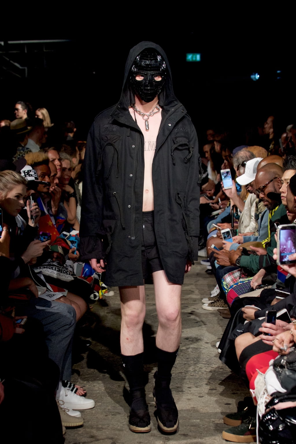 Fashion Week London Spring/Summer 2017 look 31 from the KTZ collection 男装