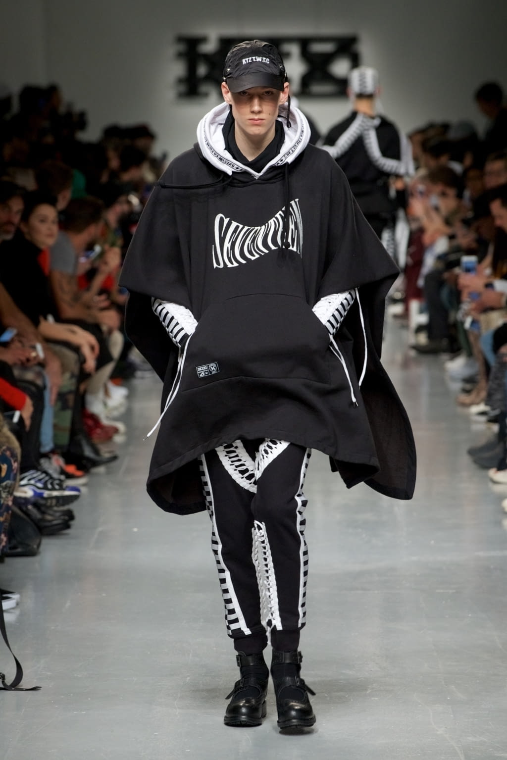 Fashion Week London Fall/Winter 2017 look 7 from the KTZ collection menswear