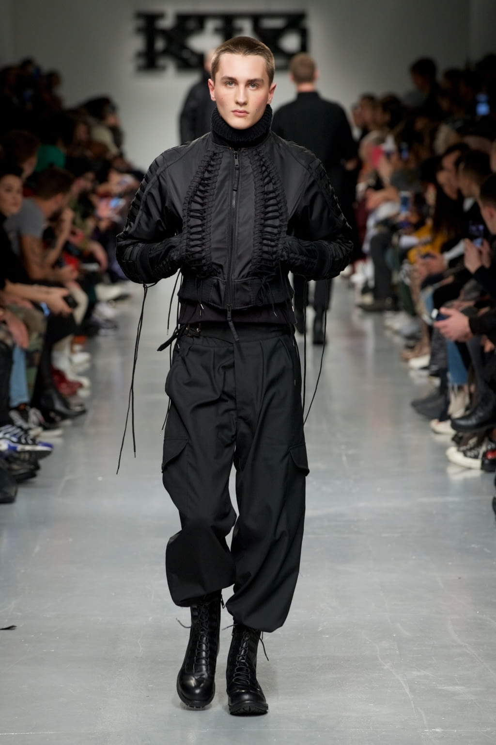 Fashion Week London Fall/Winter 2017 look 15 from the KTZ collection menswear