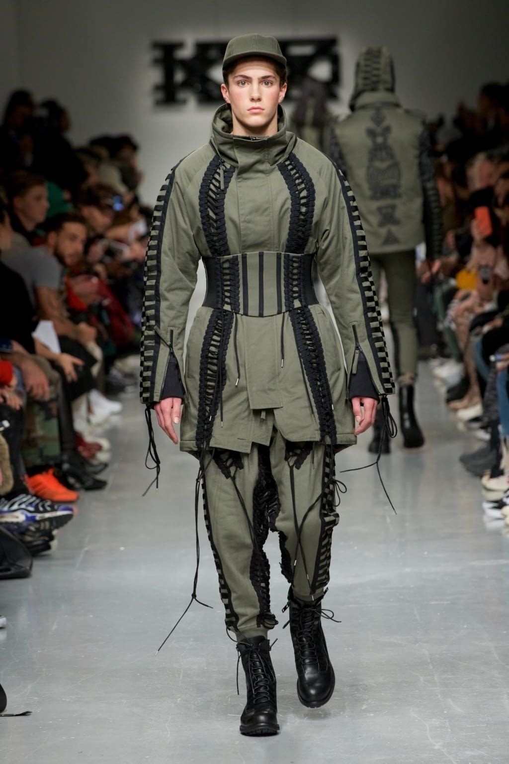 Fashion Week London Fall/Winter 2017 look 37 from the KTZ collection menswear