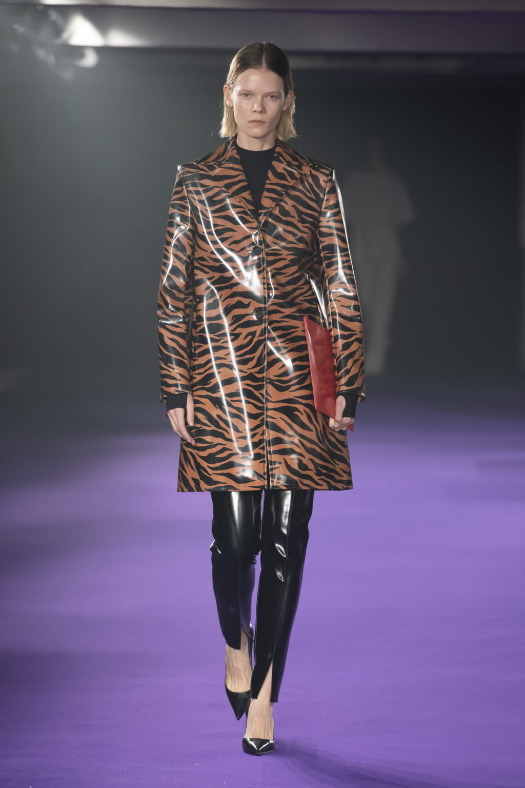 Fashion Week Paris Fall/Winter 2019 look 13 from the KWAIDAN EDITIONS collection 女装
