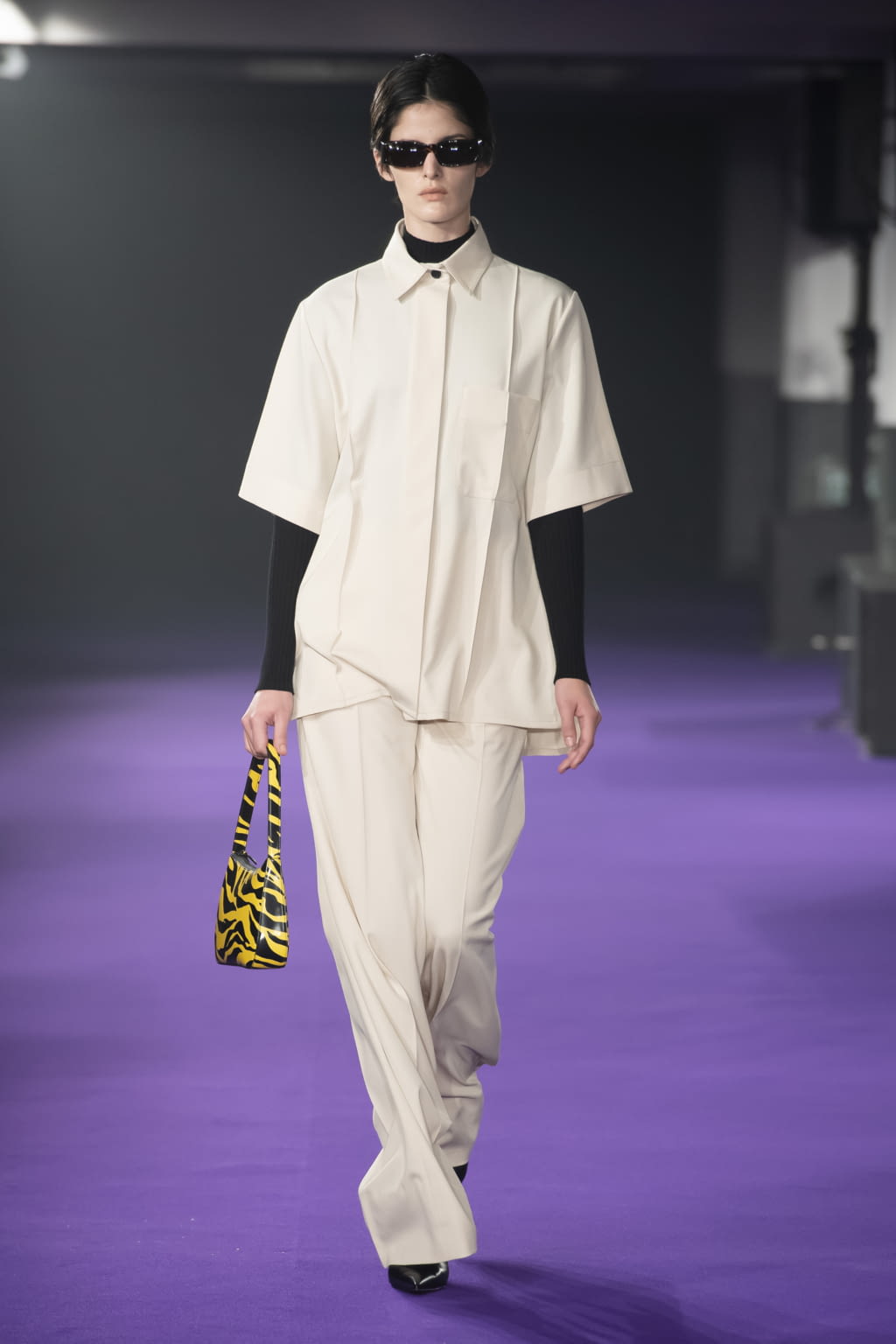Fashion Week Paris Fall/Winter 2019 look 14 from the KWAIDAN EDITIONS collection 女装