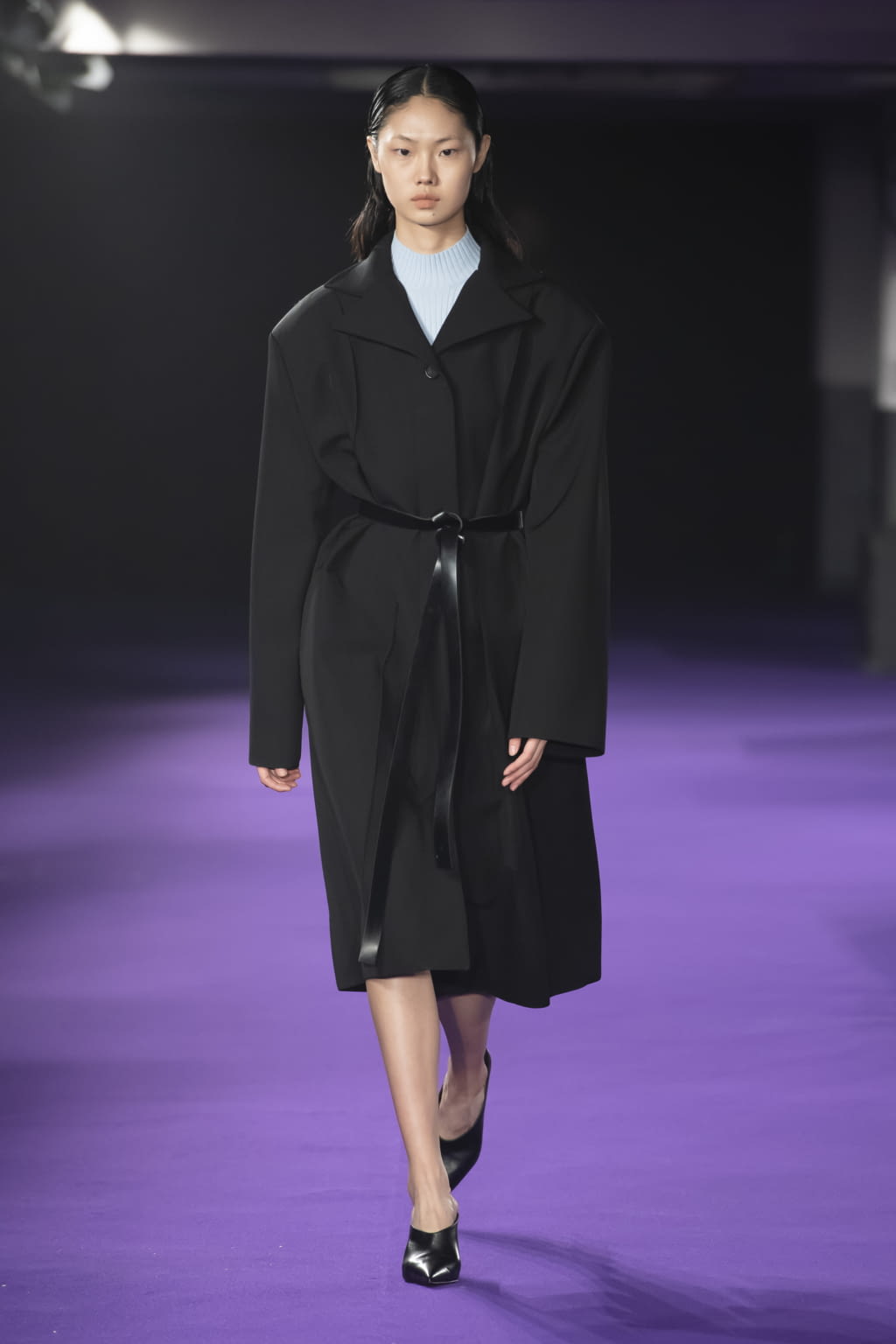 Fashion Week Paris Fall/Winter 2019 look 26 from the KWAIDAN EDITIONS collection 女装