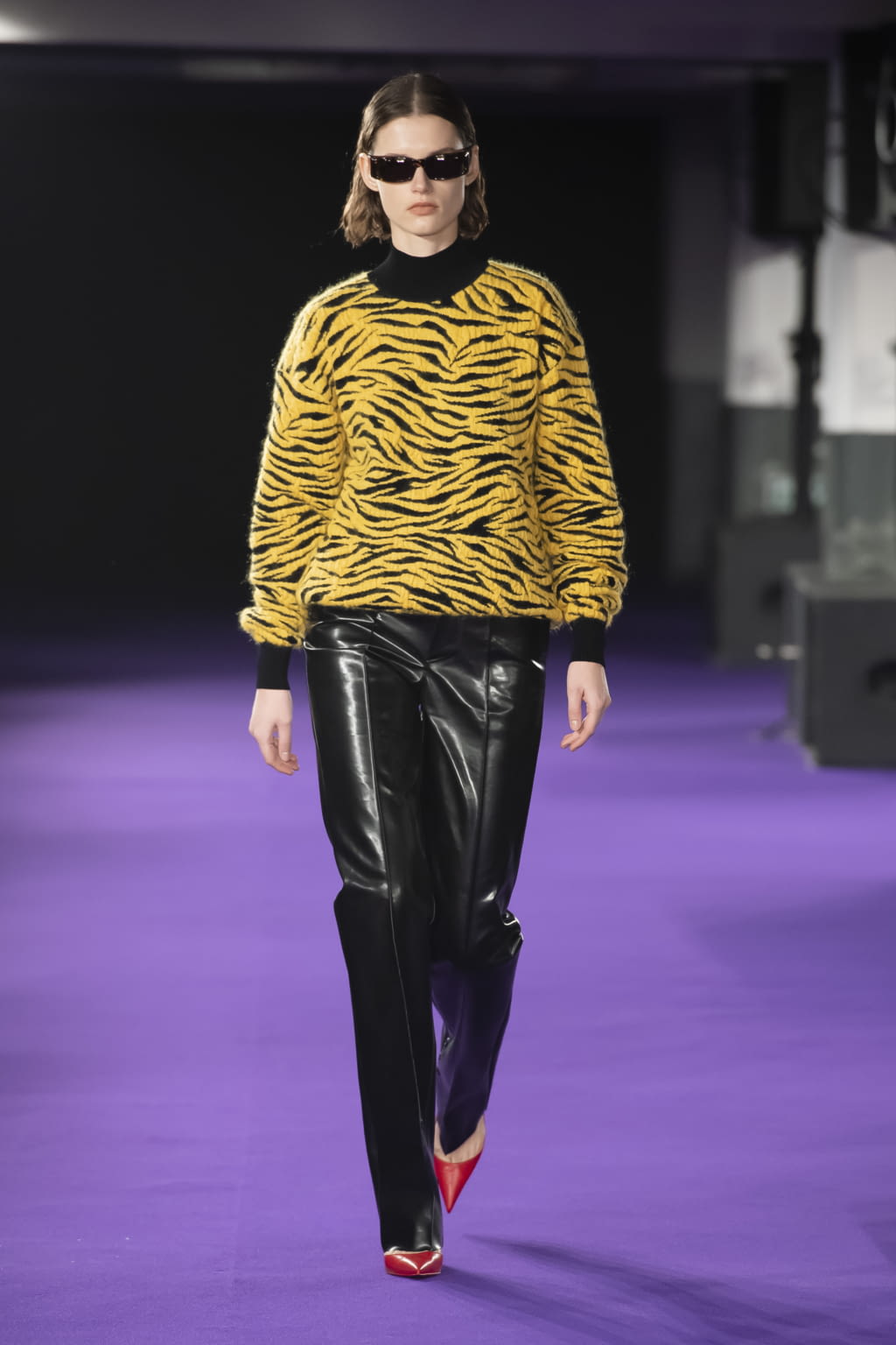 Fashion Week Paris Fall/Winter 2019 look 33 from the KWAIDAN EDITIONS collection 女装