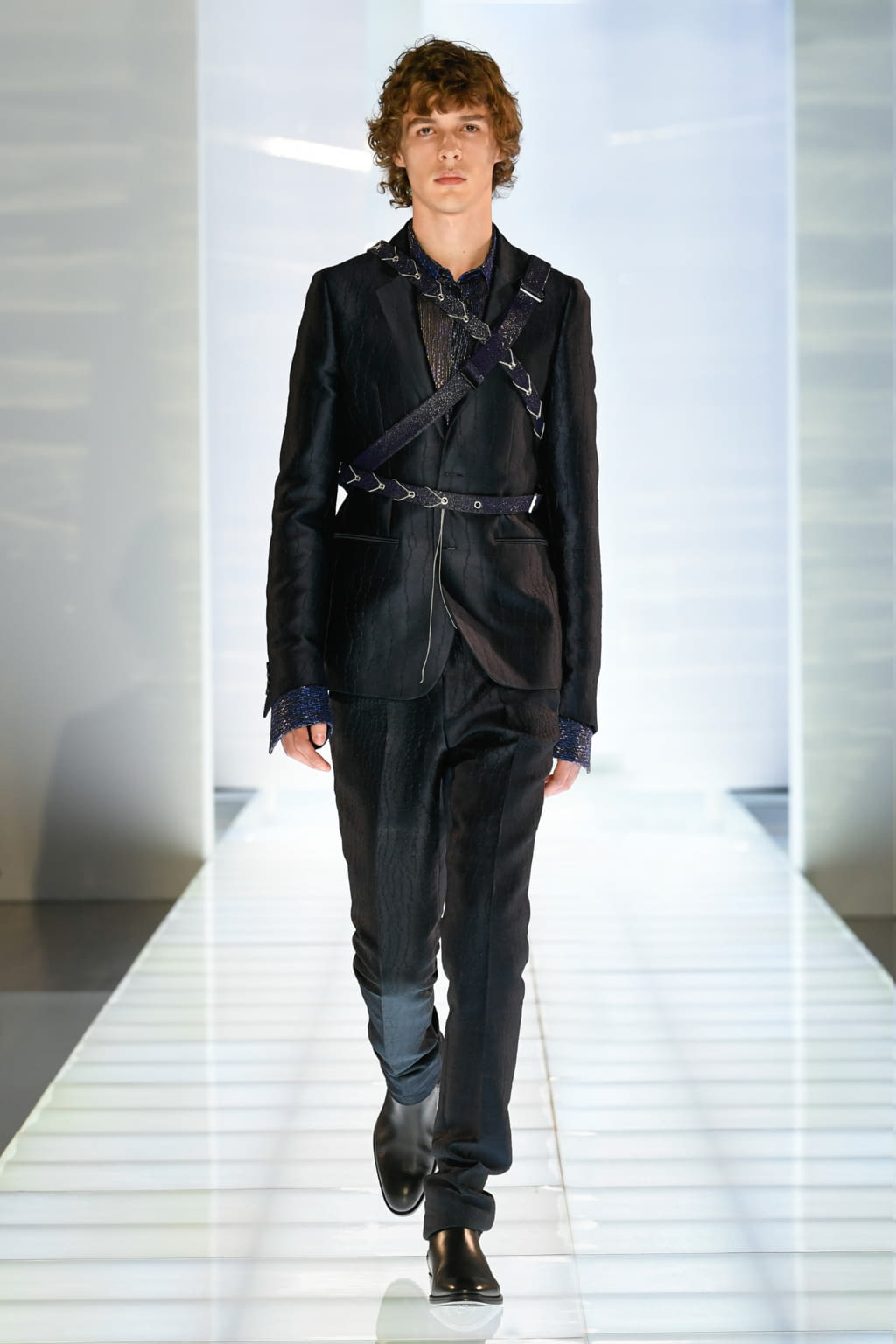 Fashion Week Paris Fall/Winter 2019 look 35 from the Azzaro collection 高级定制