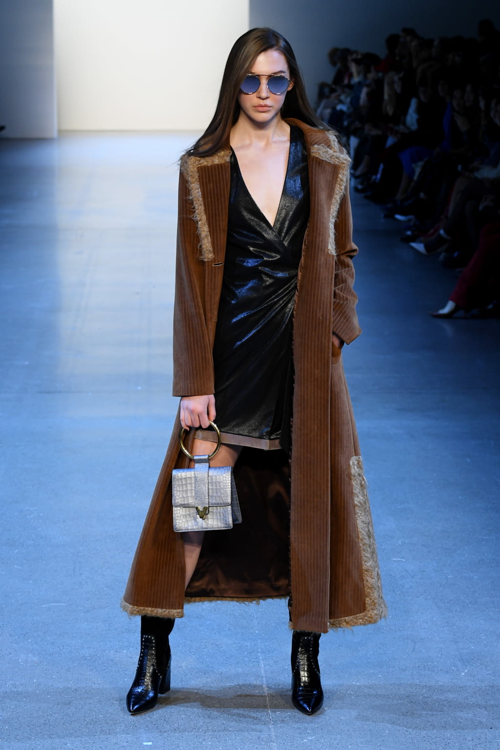 Fashion Week New York Fall/Winter 2020 look 28 from the Vivienne Hu collection womenswear