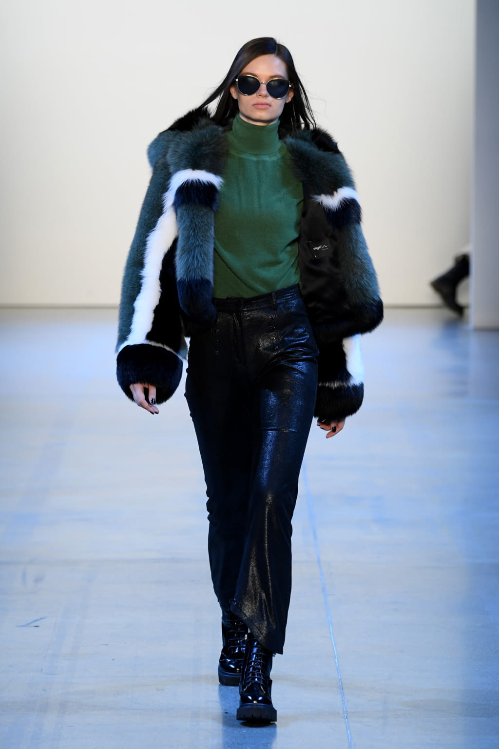 Fashion Week New York Fall/Winter 2020 look 35 from the Vivienne Hu collection womenswear