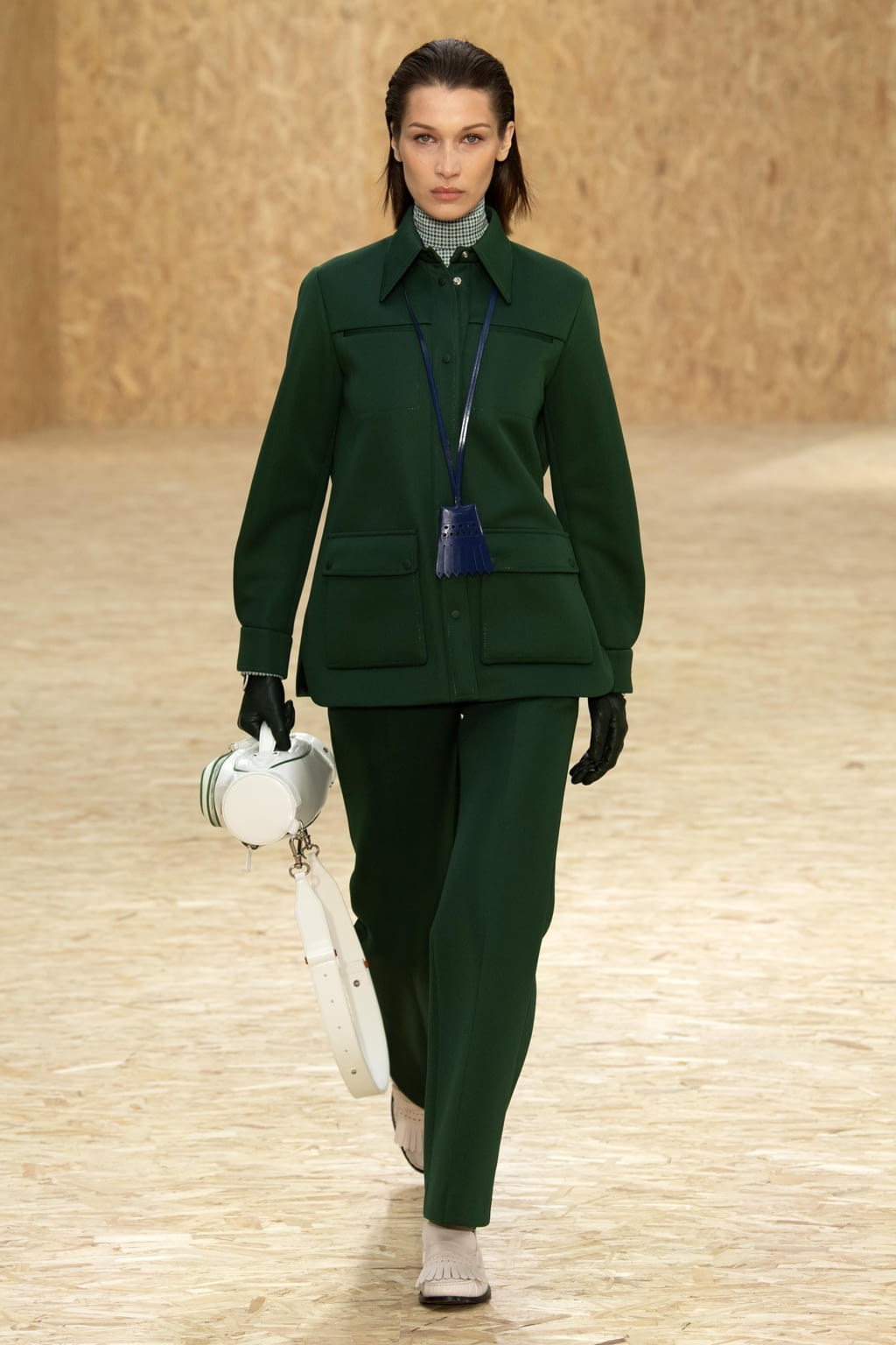 Fashion Week Paris Fall/Winter 2020 look 1 de la collection Lacoste womenswear