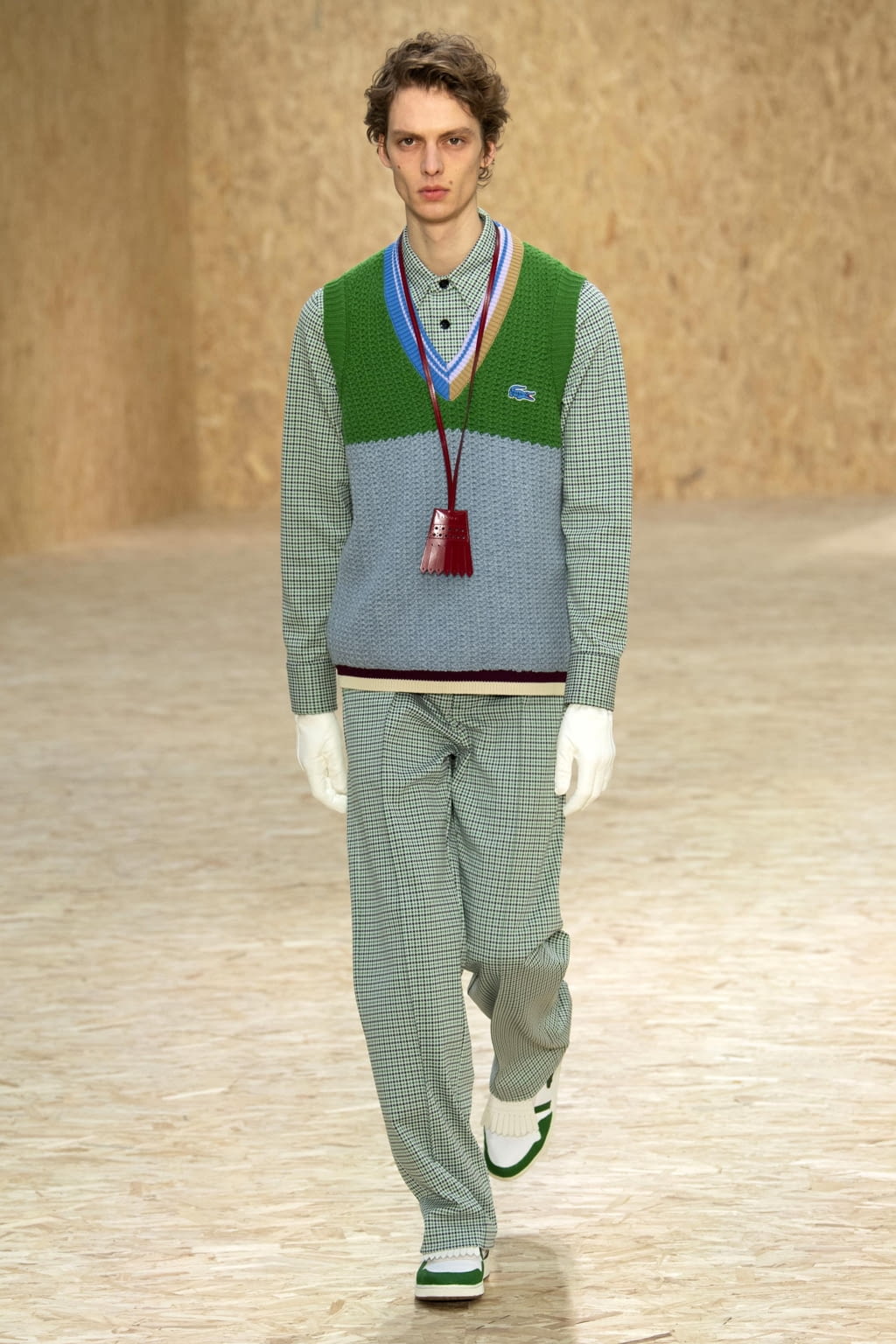 Fashion Week Paris Fall/Winter 2020 look 48 from the Lacoste collection womenswear