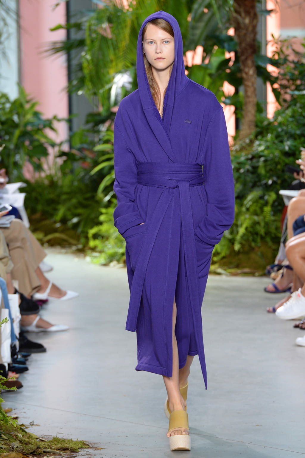 Fashion Week New York Spring/Summer 2017 look 1 from the Lacoste collection 女装