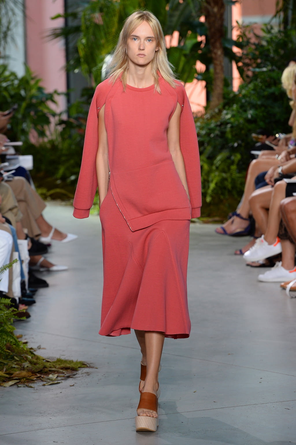 Fashion Week New York Spring/Summer 2017 look 24 from the Lacoste collection womenswear