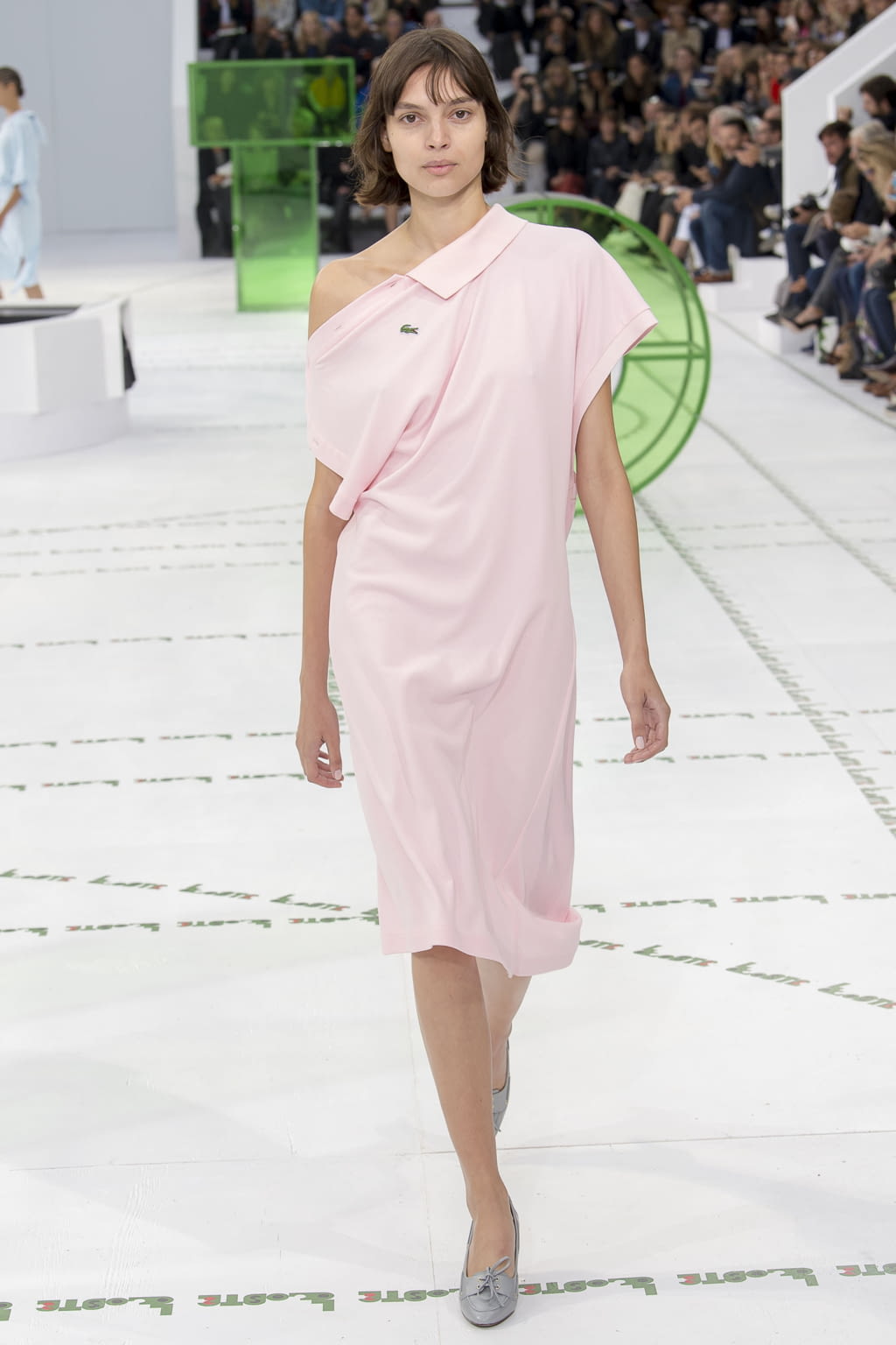Fashion Week Paris Spring/Summer 2018 look 51 de la collection Lacoste womenswear
