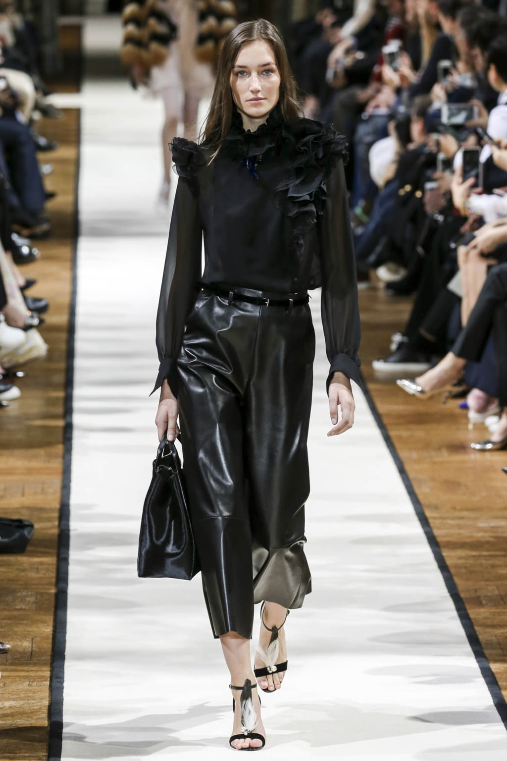 Fashion Week Paris Fall/Winter 2017 look 12 from the Lanvin collection womenswear