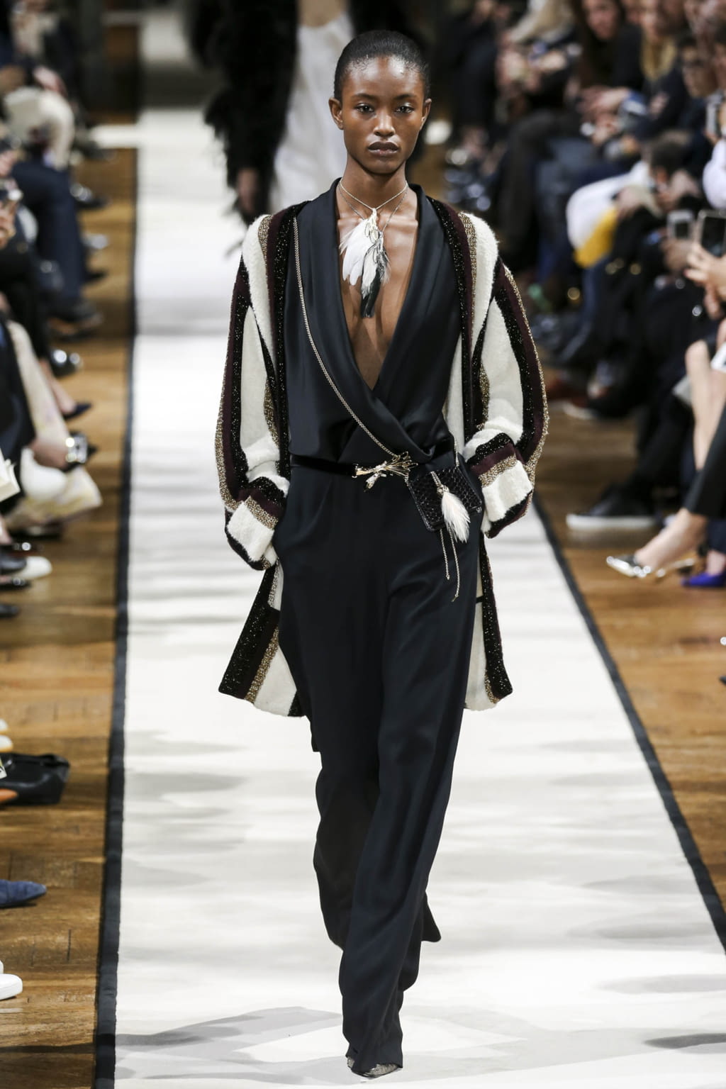 Fashion Week Paris Fall/Winter 2017 look 33 from the Lanvin collection womenswear