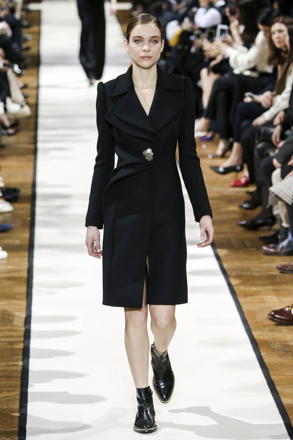 Fashion Week Paris Fall/Winter 2017 look 38 from the Lanvin collection womenswear