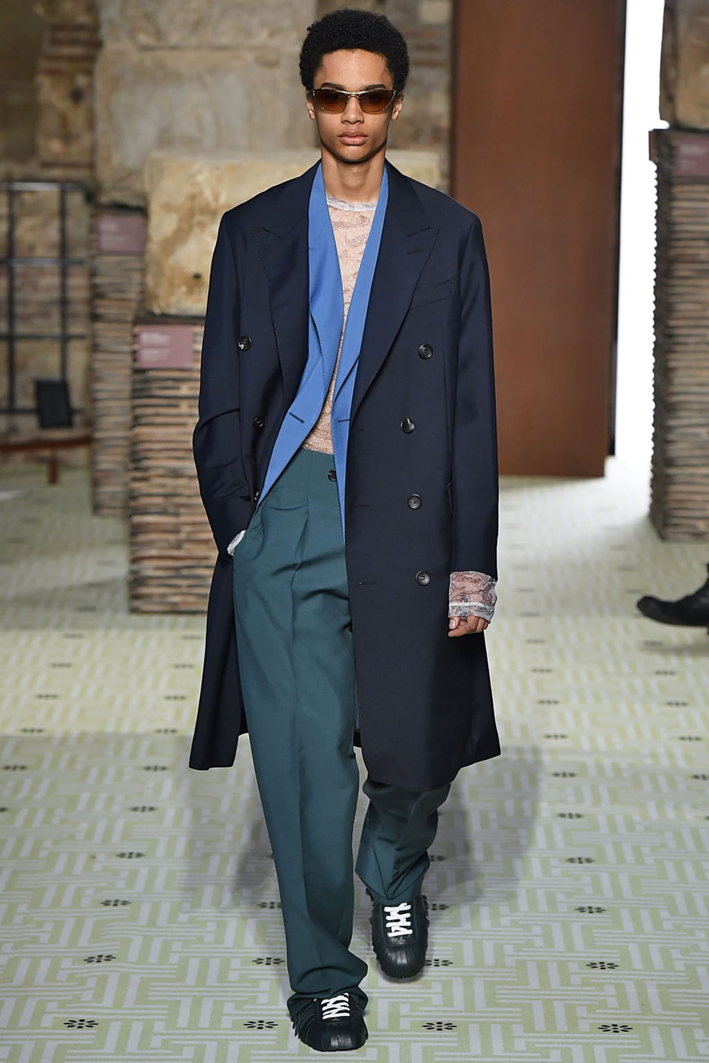Fashion Week Paris Fall/Winter 2019 look 24 from the Lanvin collection womenswear