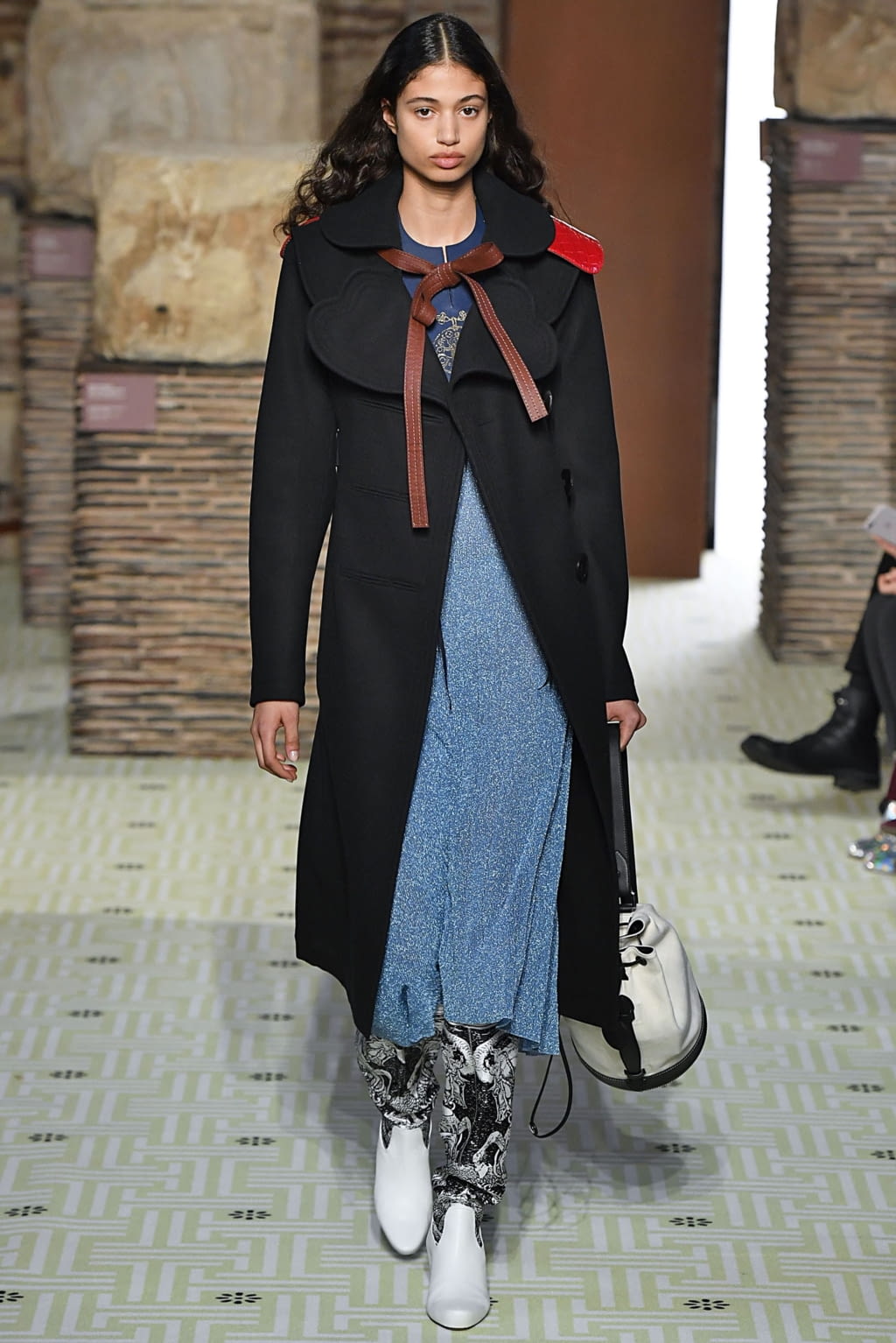 Fashion Week Paris Fall/Winter 2019 look 26 from the Lanvin collection womenswear