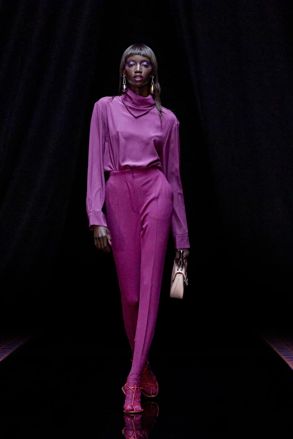 Fashion Week Paris Fall/Winter 2022 look 12 de la collection Lanvin womenswear
