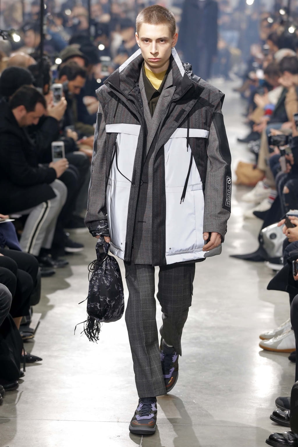 Fashion Week Paris Fall/Winter 2018 look 3 from the Lanvin collection 男装