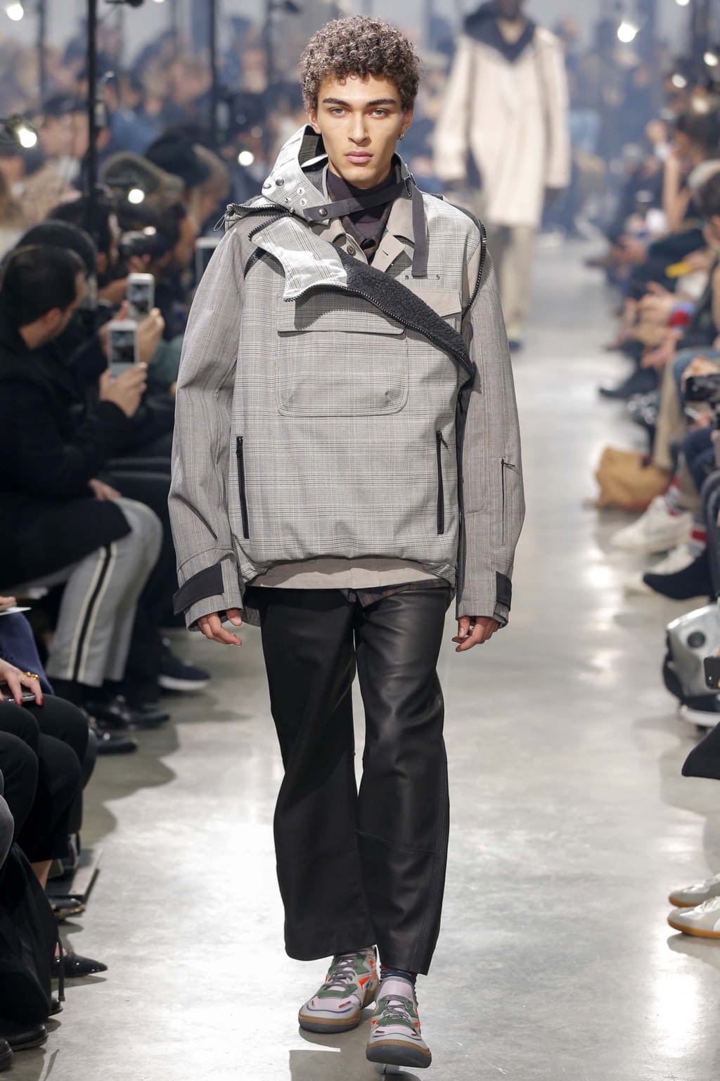 Fashion Week Paris Fall/Winter 2018 look 12 from the Lanvin collection menswear