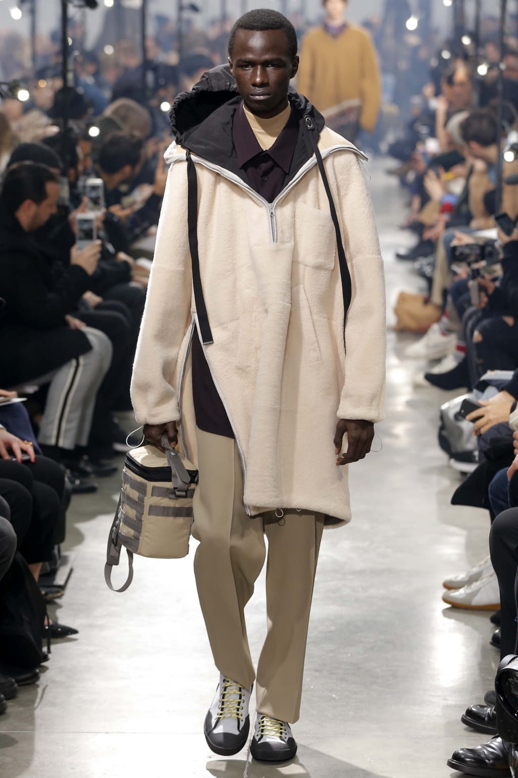 Fashion Week Paris Fall/Winter 2018 look 13 from the Lanvin collection 男装