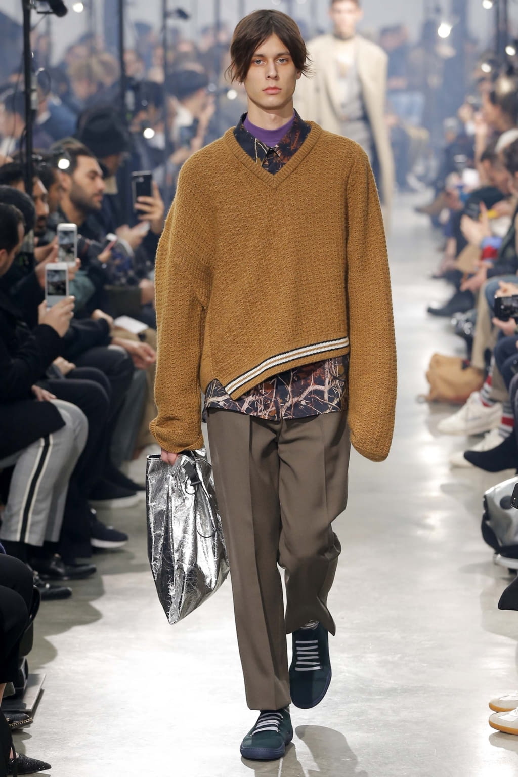 Fashion Week Paris Fall/Winter 2018 look 14 from the Lanvin collection menswear
