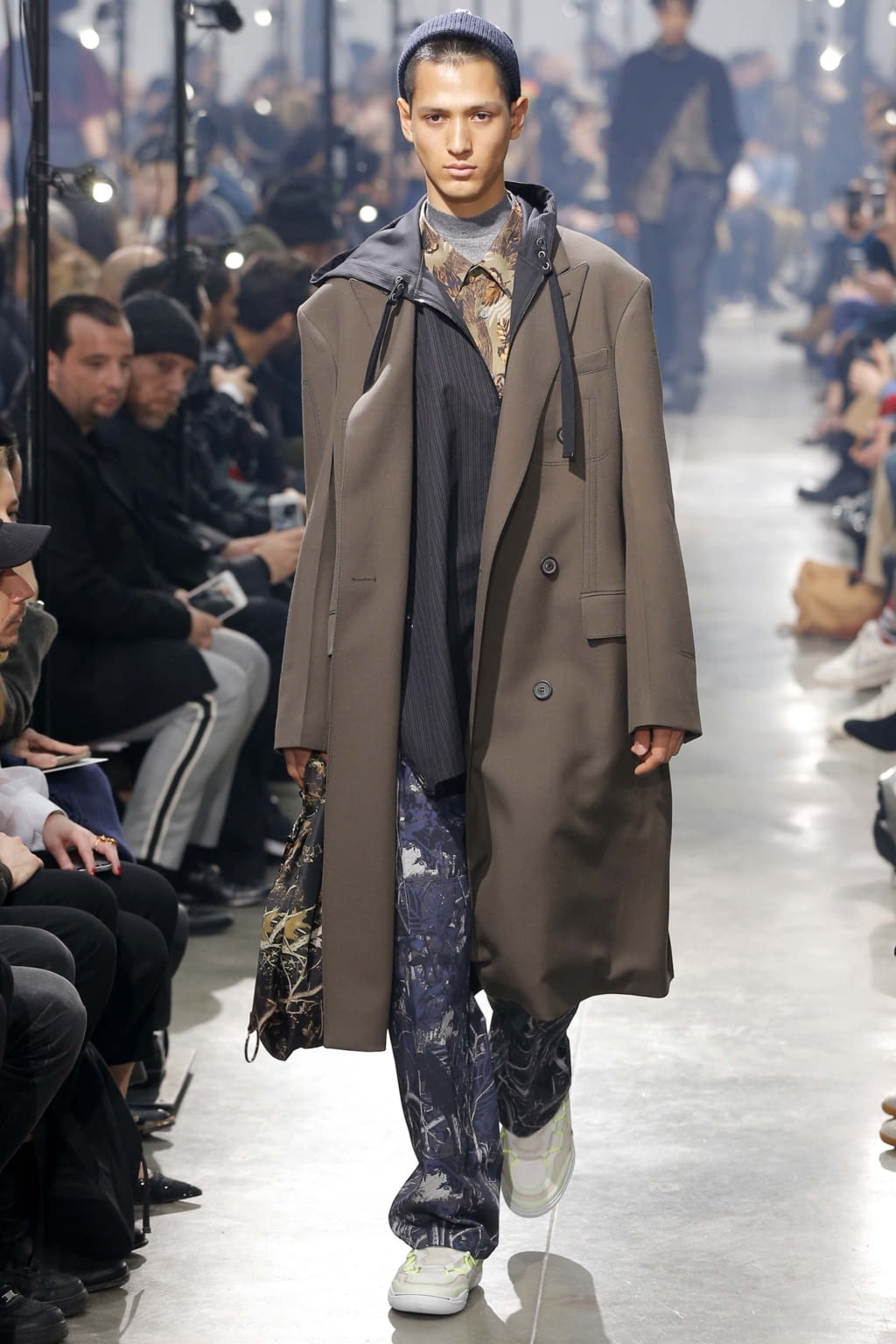 Fashion Week Paris Fall/Winter 2018 look 19 from the Lanvin collection menswear
