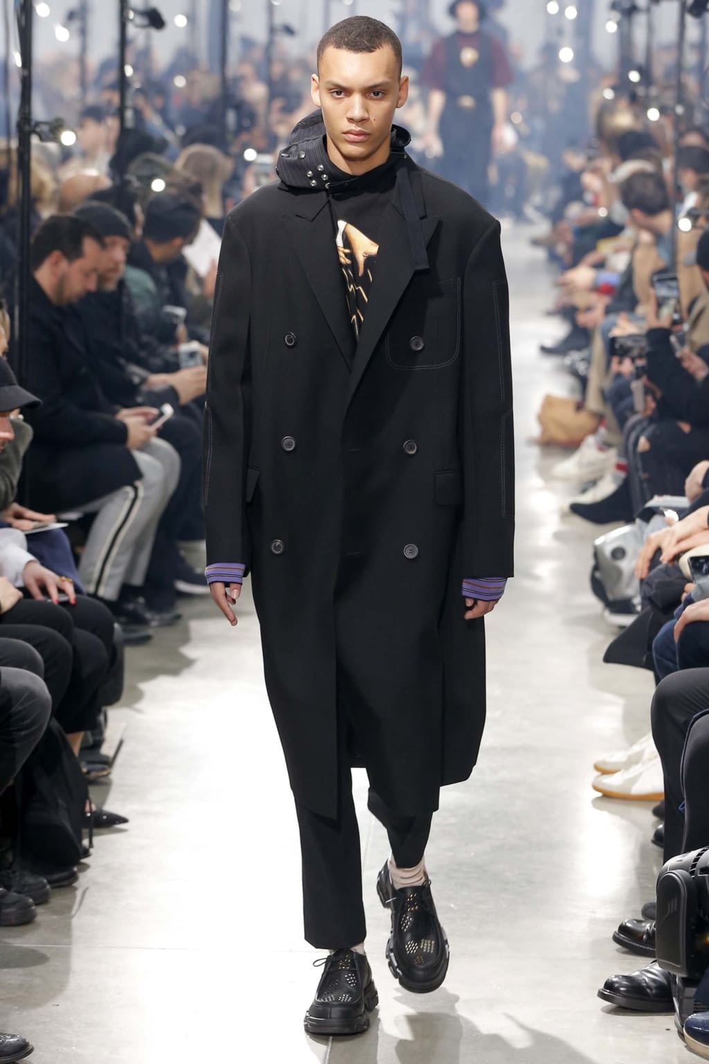 Fashion Week Paris Fall/Winter 2018 look 21 from the Lanvin collection menswear