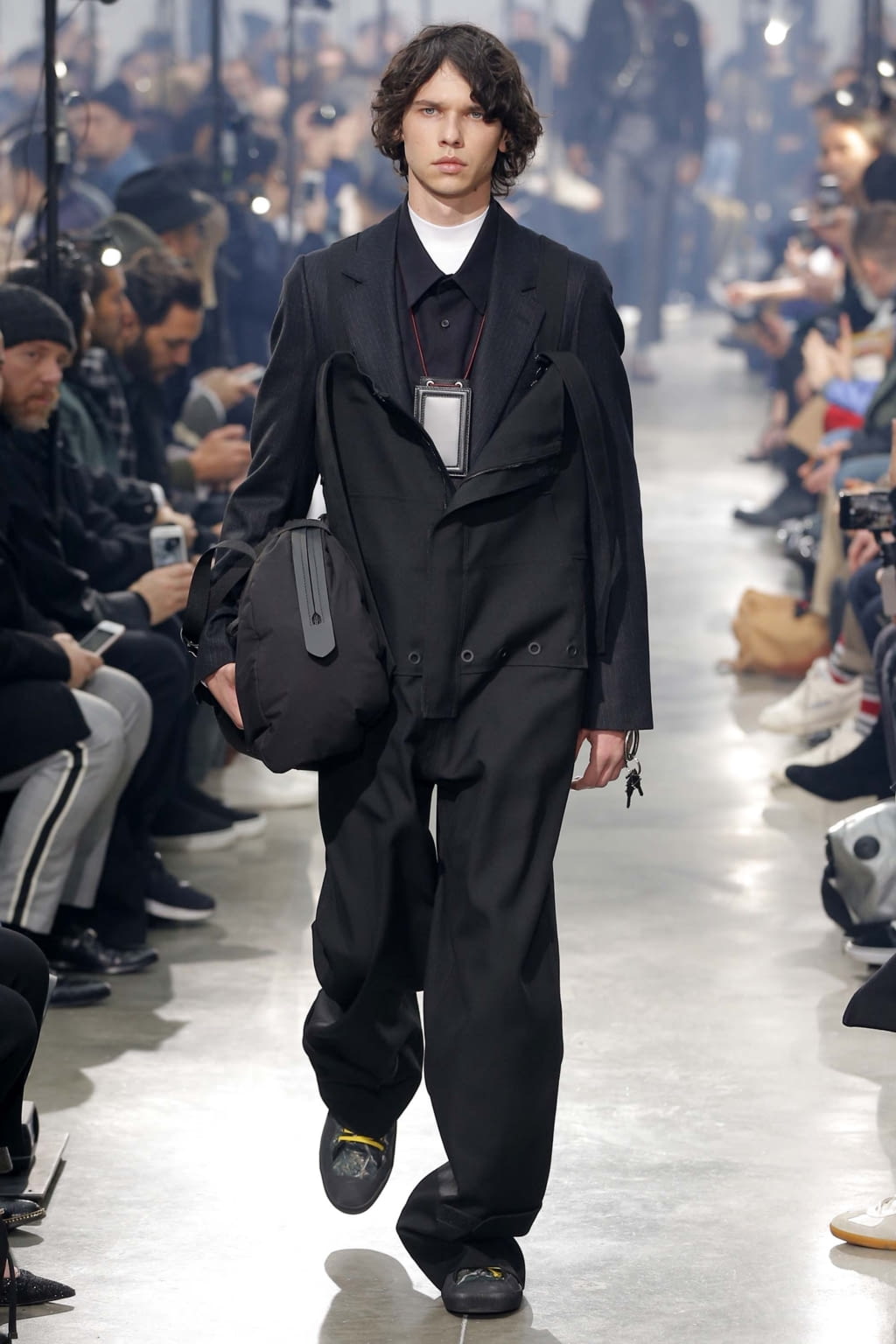 Fashion Week Paris Fall/Winter 2018 look 26 from the Lanvin collection menswear