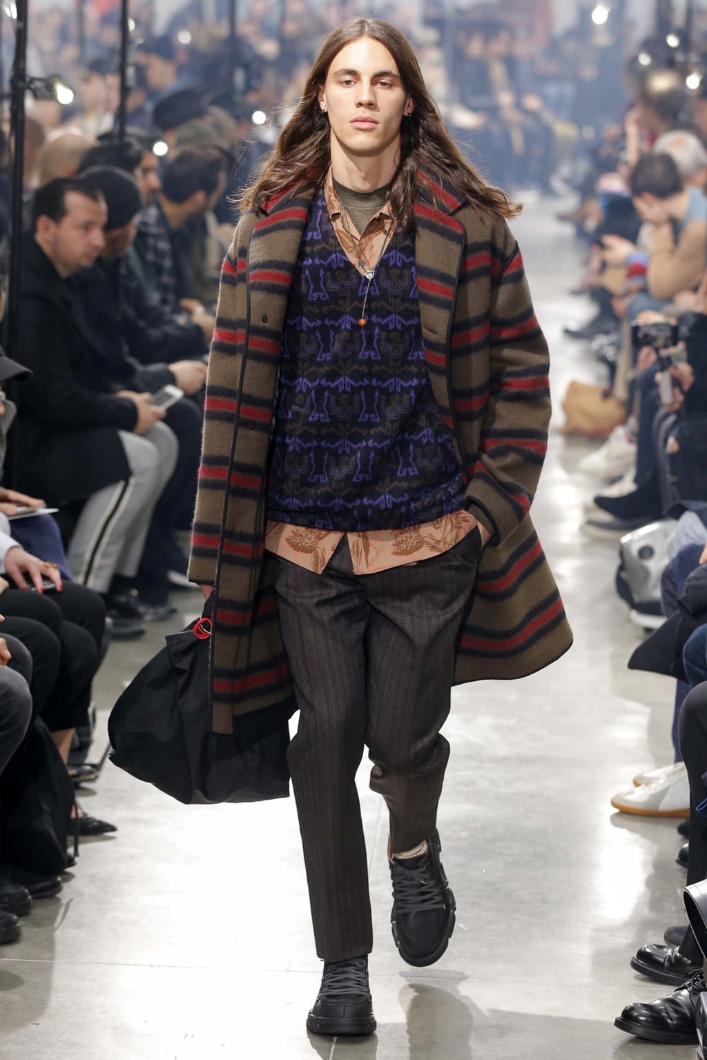 Fashion Week Paris Fall/Winter 2018 look 30 from the Lanvin collection 男装