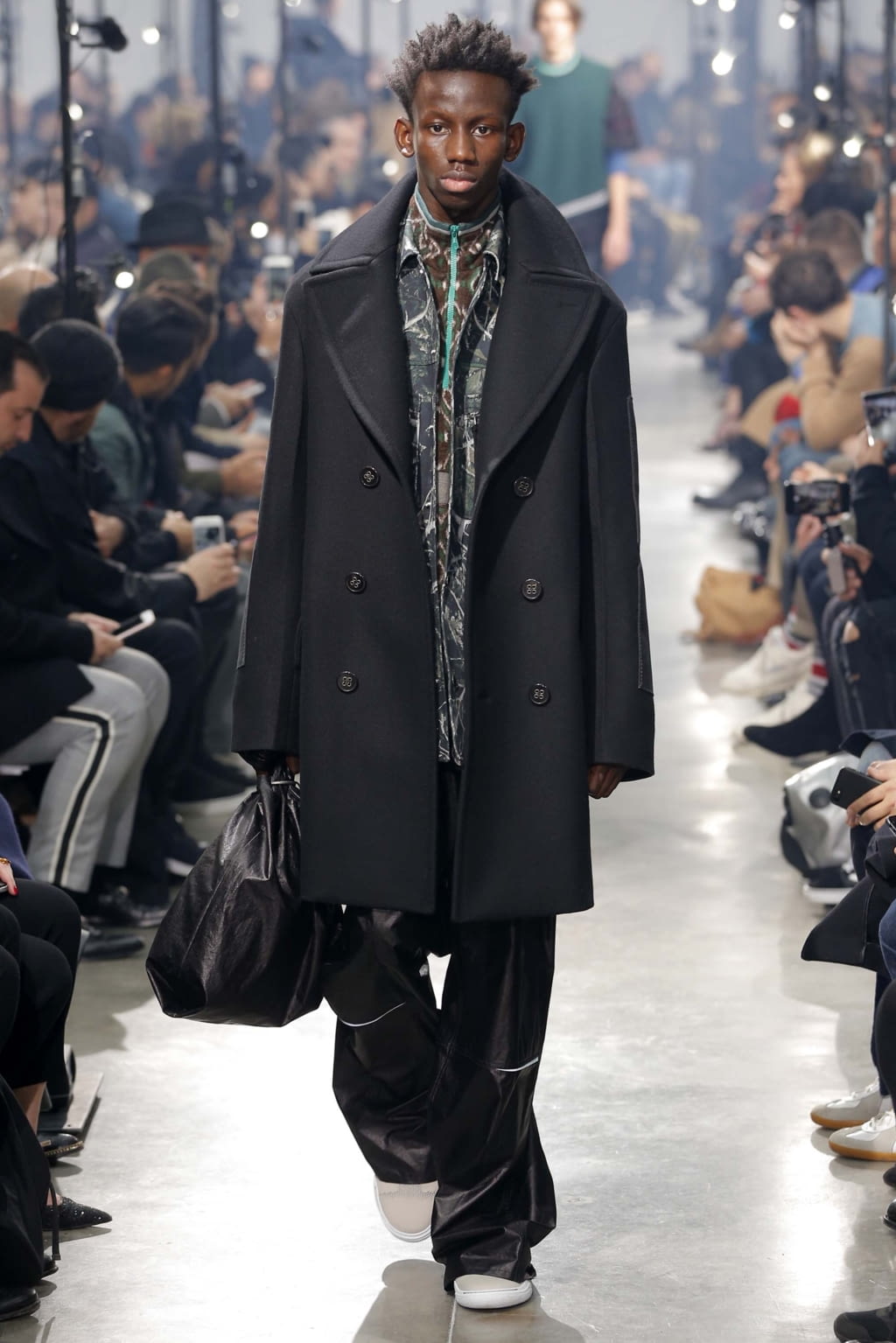 Fashion Week Paris Fall/Winter 2018 look 34 from the Lanvin collection menswear