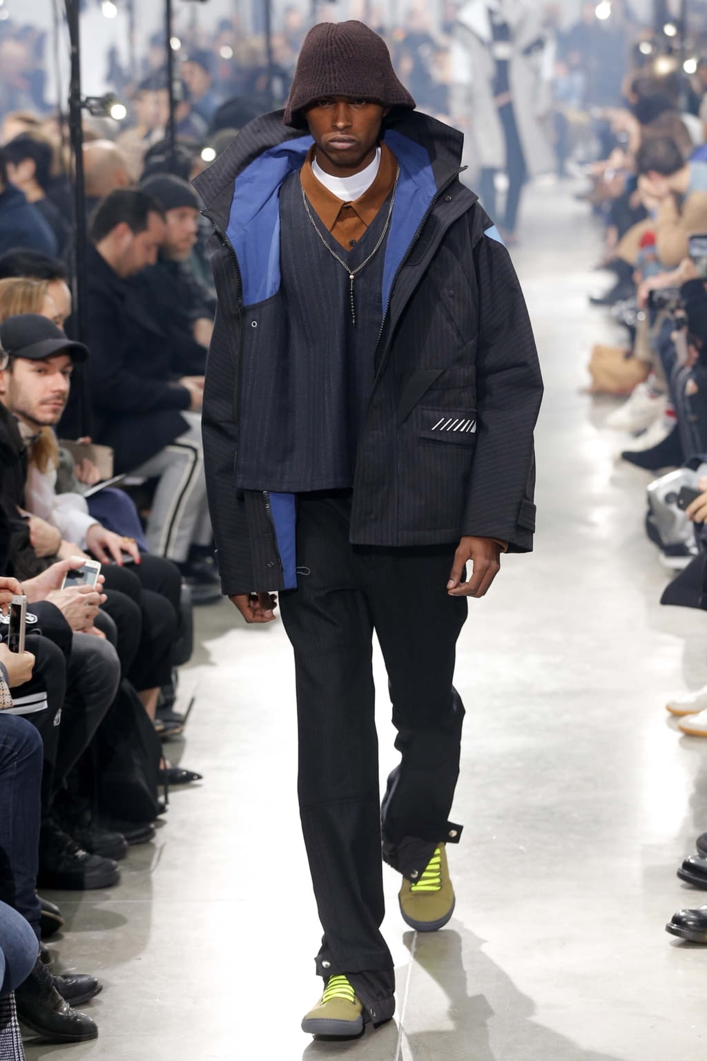 Fashion Week Paris Fall/Winter 2018 look 39 from the Lanvin collection 男装