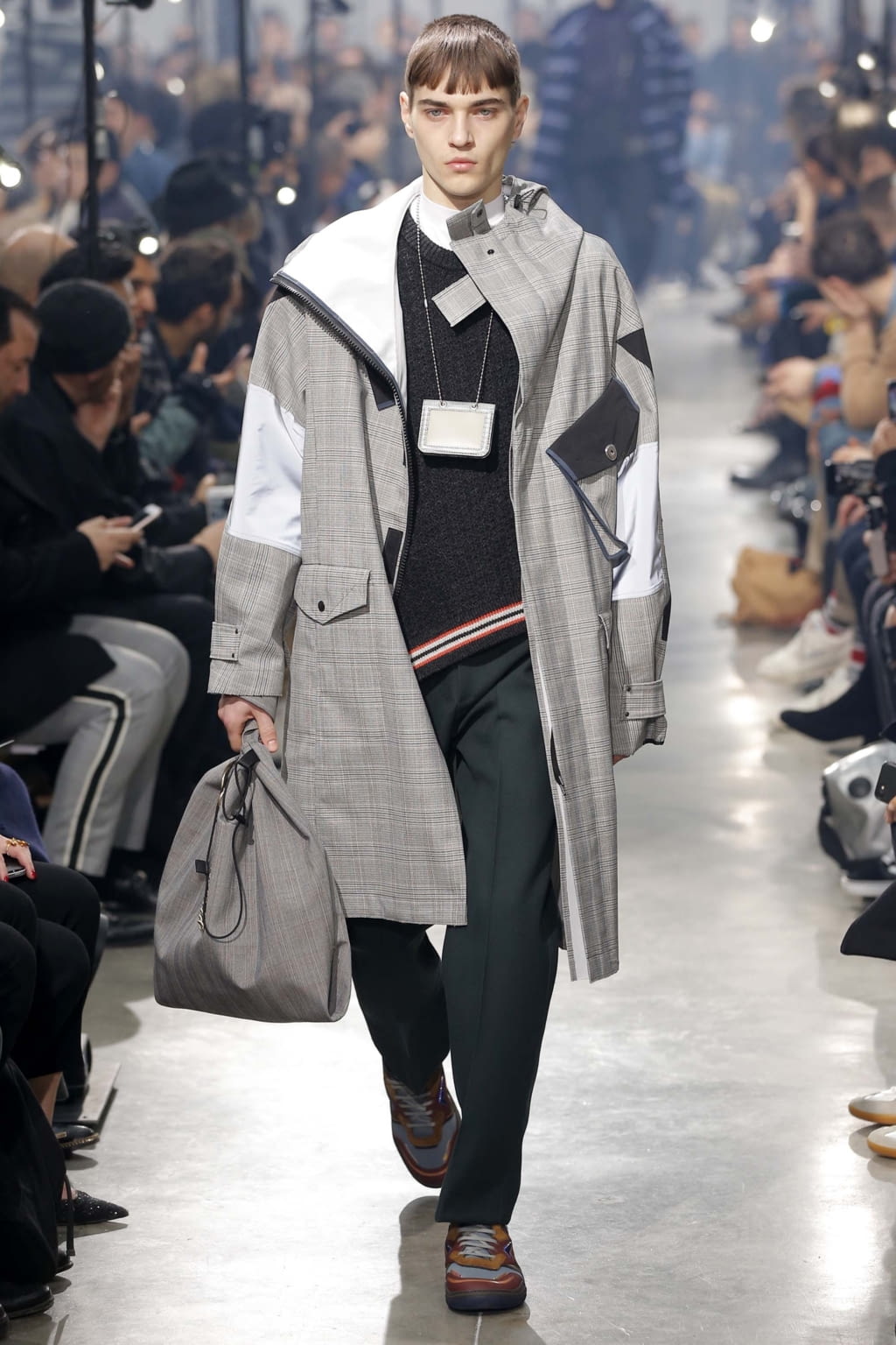 Fashion Week Paris Fall/Winter 2018 look 40 from the Lanvin collection 男装