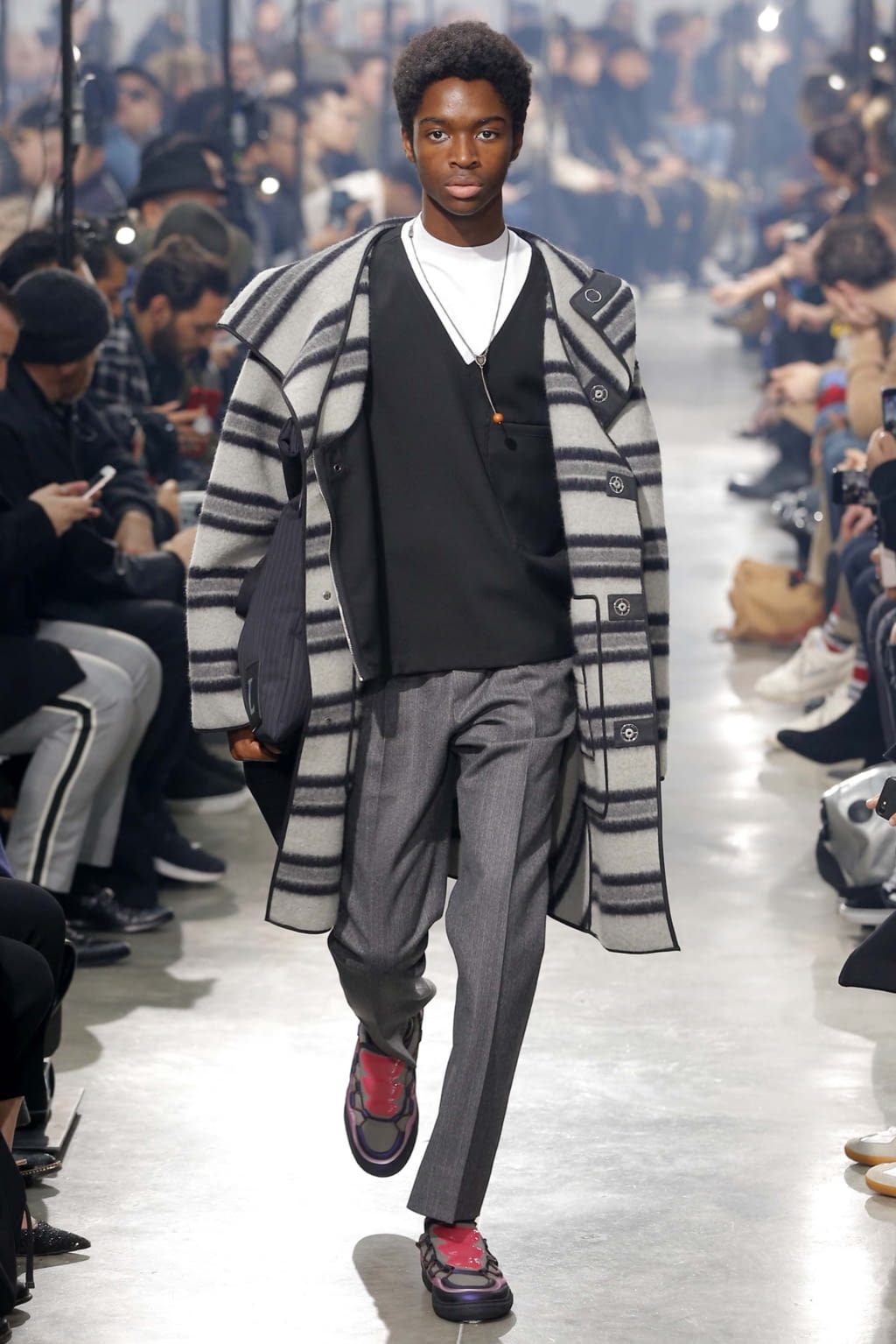 Fashion Week Paris Fall/Winter 2018 look 43 from the Lanvin collection 男装