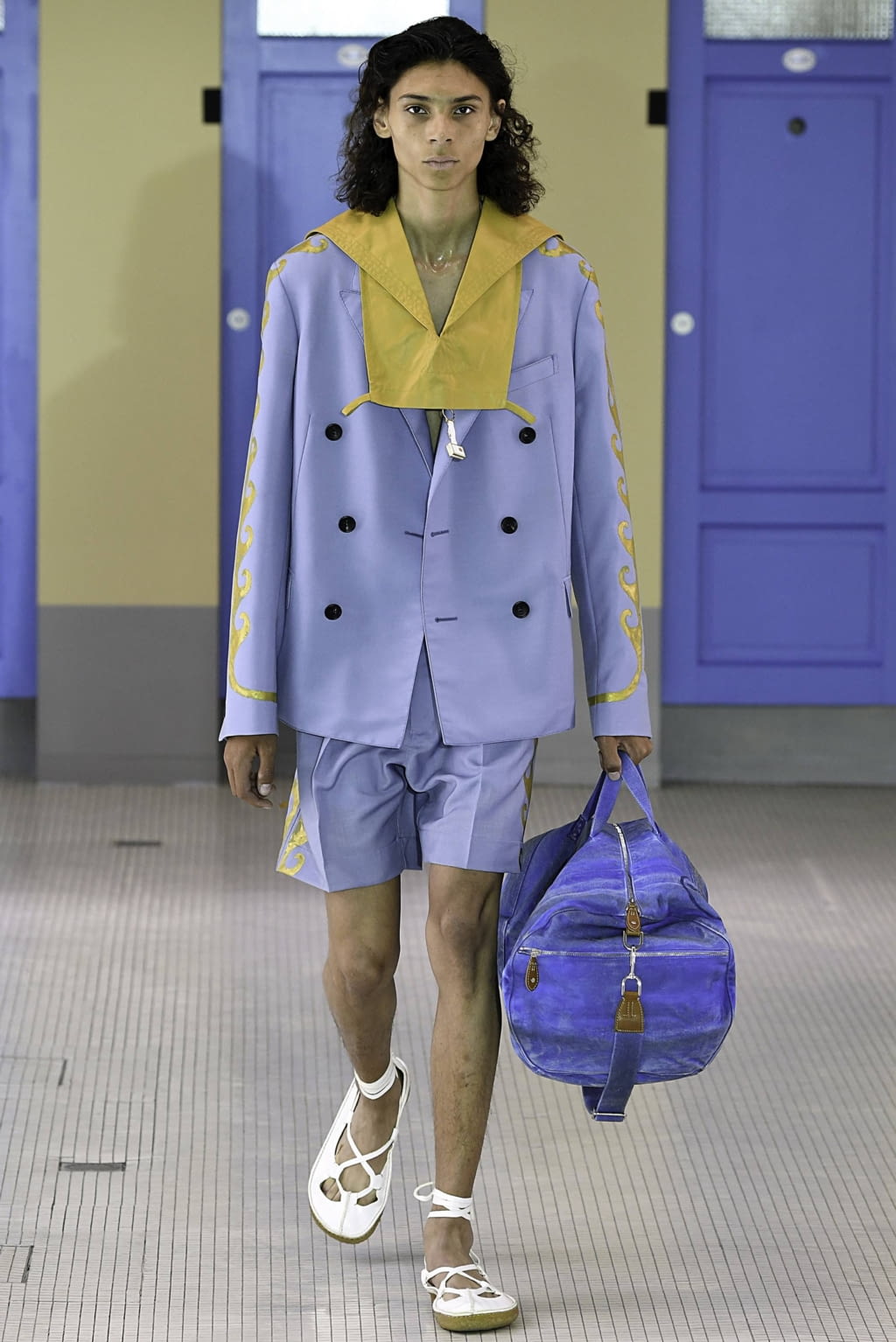 Fashion Week Paris Spring/Summer 2020 look 2 from the Lanvin collection 男装