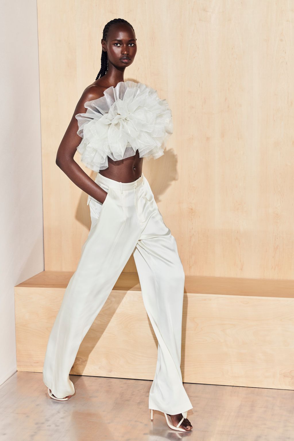 Fashion Week New York Resort 2023 look 23 from the LaPointe collection 女装