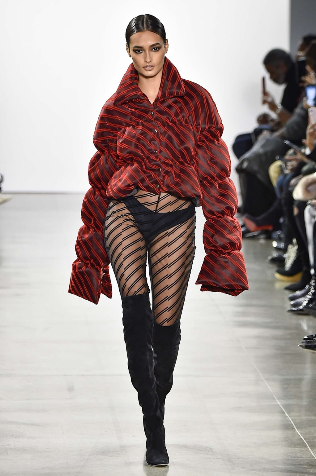 Fashion Week New York Fall/Winter 2019 look 21 from the LaQuan Smith collection 女装