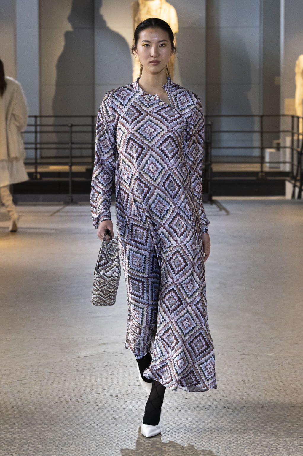 Fashion Week Milan Fall/Winter 2022 look 2 from the Laura Biagiotti collection womenswear
