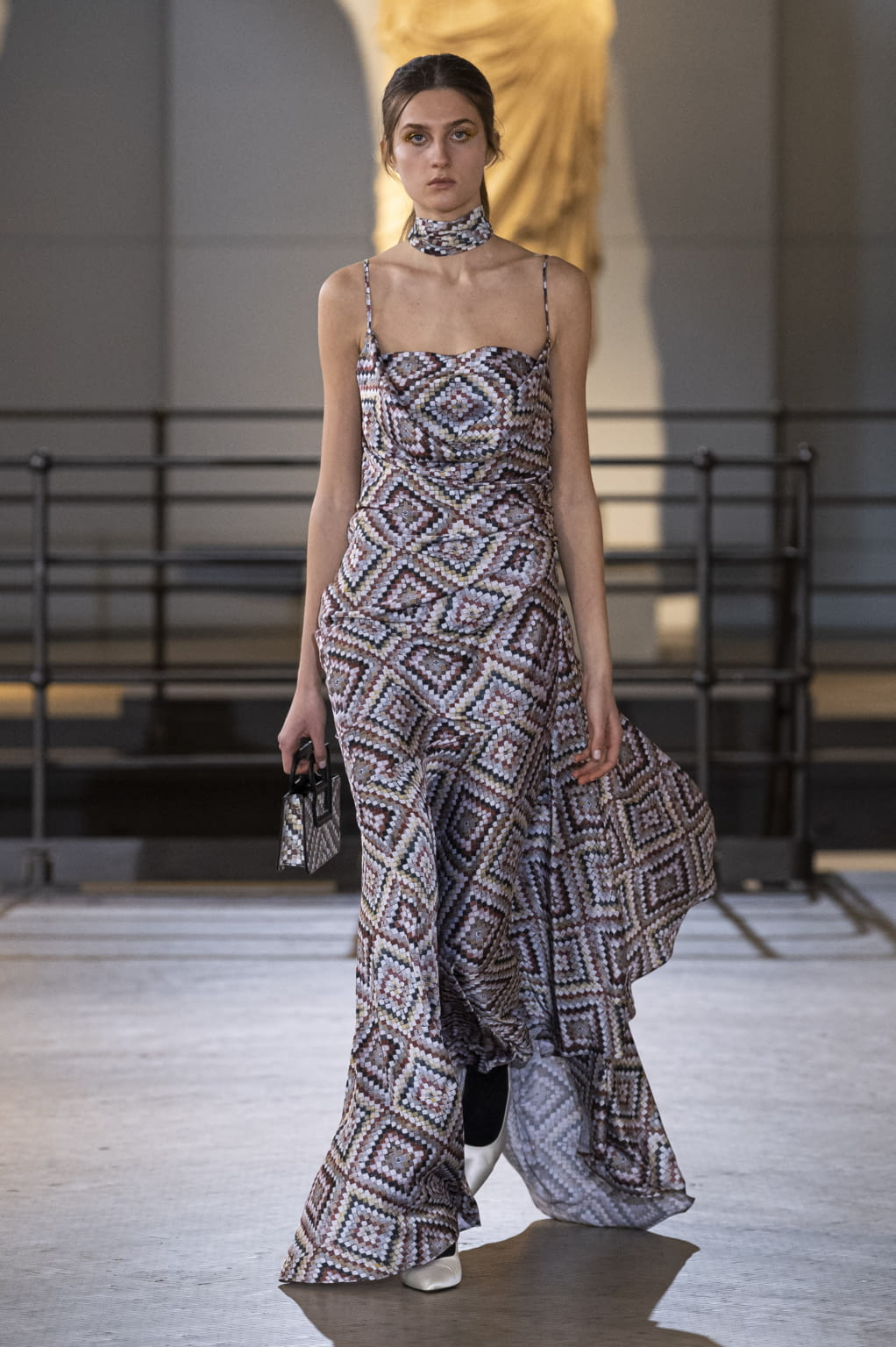 Fashion Week Milan Fall/Winter 2022 look 29 de la collection Laura Biagiotti womenswear