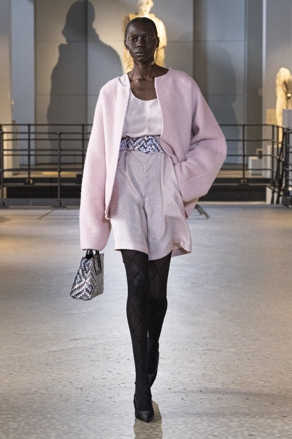 Fashion Week Milan Fall/Winter 2022 look 3 de la collection Laura Biagiotti womenswear