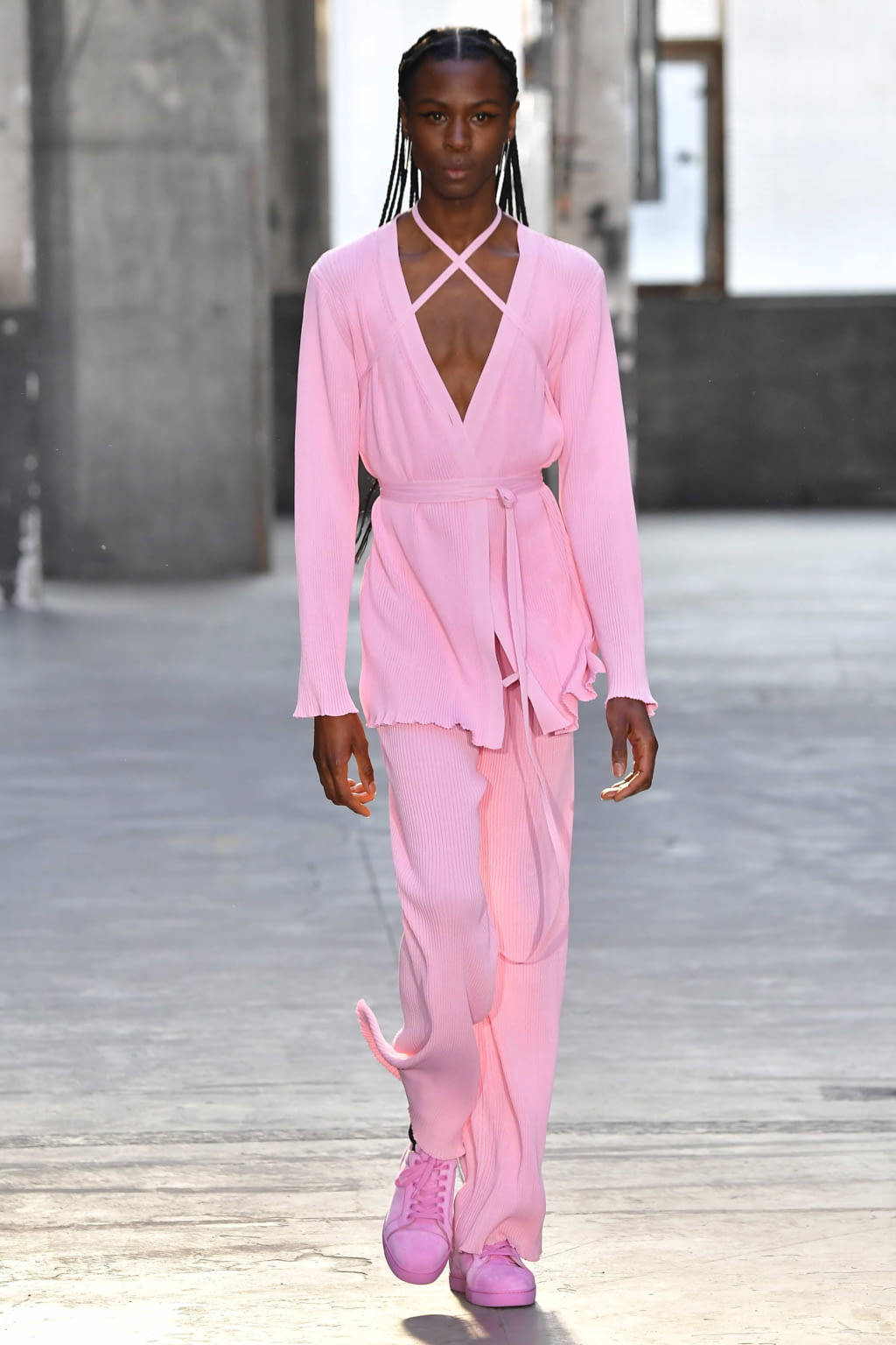 Fashion Week Paris Fall/Winter 2022 look 14 from the Lecourt Mansion collection womenswear