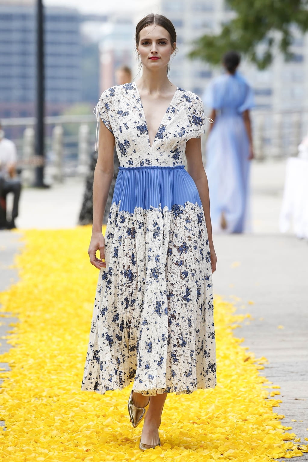 Fashion Week New York Spring/Summer 2020 look 4 from the Lela Rose collection womenswear