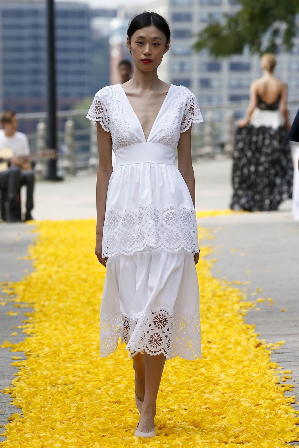 Fashion Week New York Spring/Summer 2020 look 7 from the Lela Rose collection womenswear