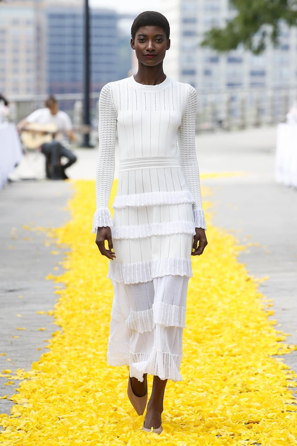 Fashion Week New York Spring/Summer 2020 look 8 from the Lela Rose collection 女装