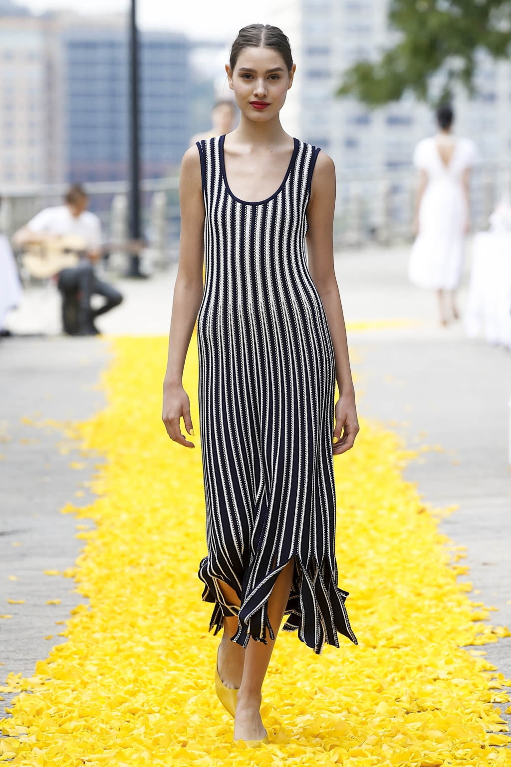Fashion Week New York Spring/Summer 2020 look 9 from the Lela Rose collection 女装